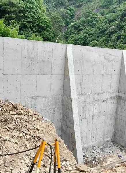 张家口重力式挡土墙